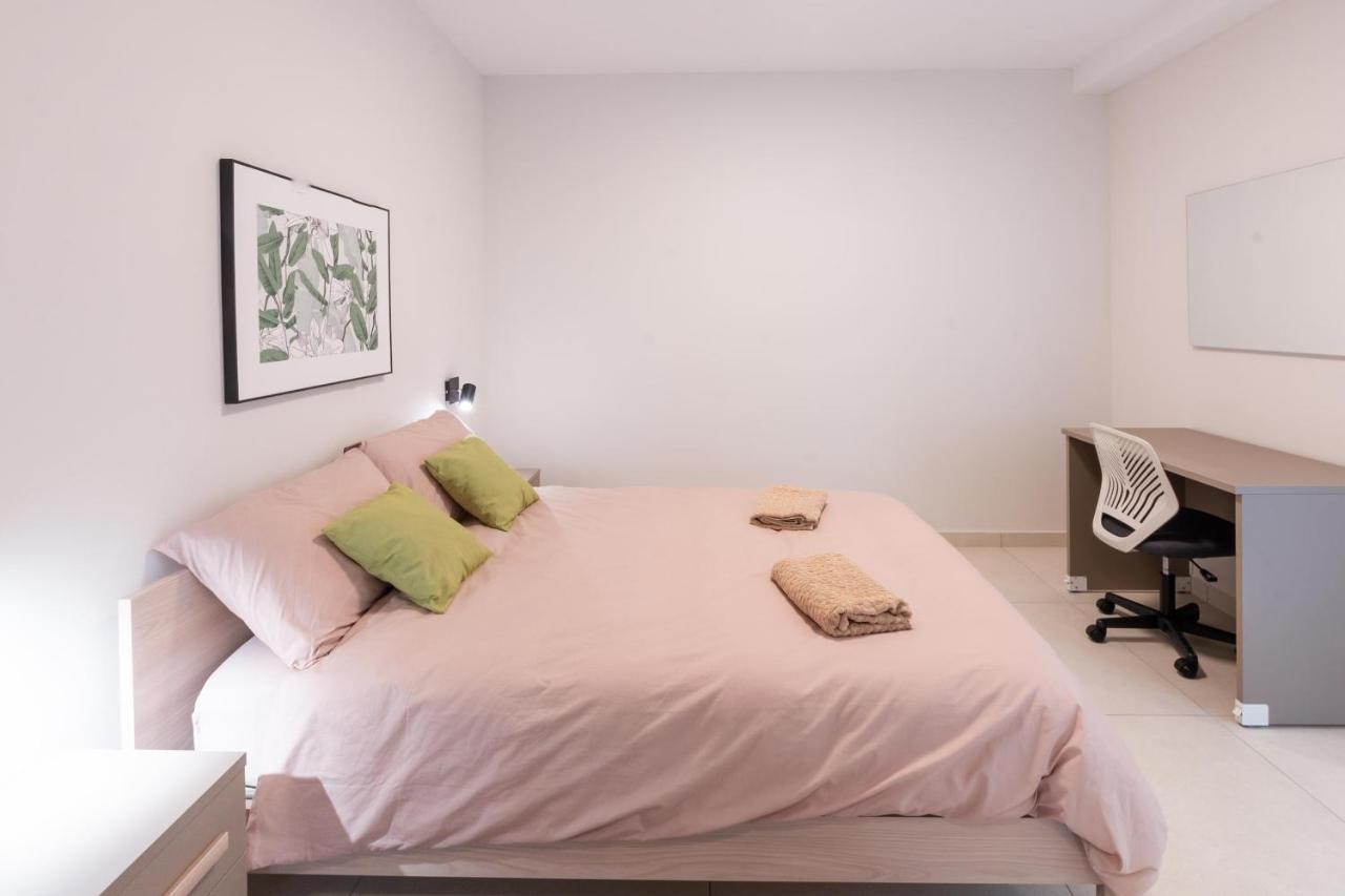 Seafront Luxury Apartment خليج سانت بول المظهر الخارجي الصورة